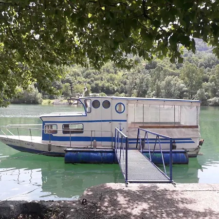 Drinski Dragulj 度假居 *